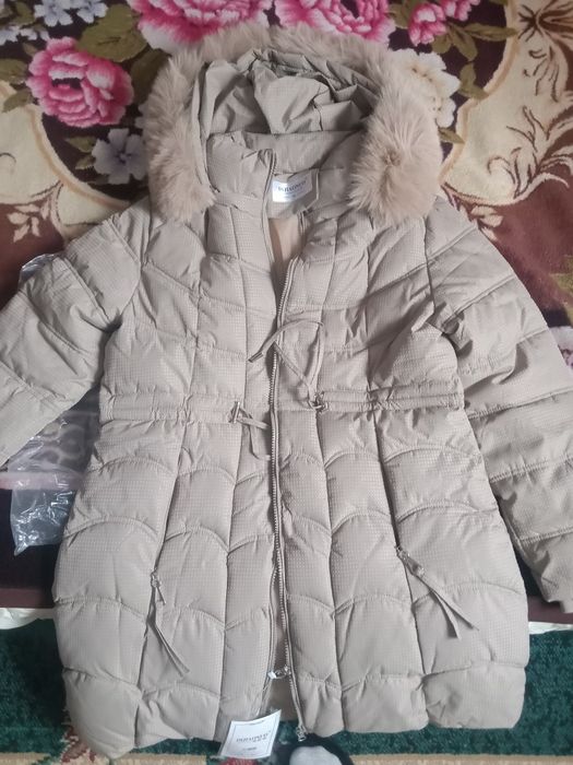 Продам женскую куртку