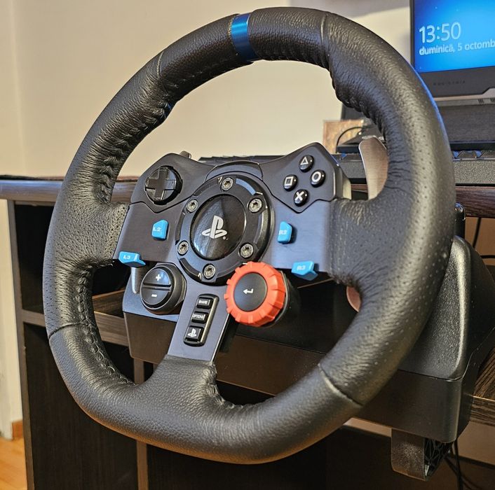Vând Logitech G29 cu pedale și shfiter - Compatibil - PC, PS3, PS5