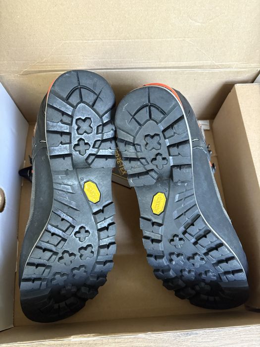 Ghete drumetie Salewa Crow GTX marimea 42 aproape noi :)