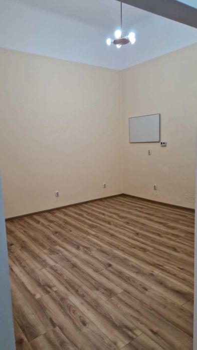 Închiriez studio ideal pentru birou-ultracentral, pietonala Republicii