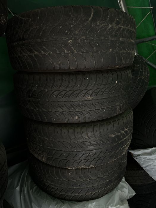 Set anvelope de iarna cu jante