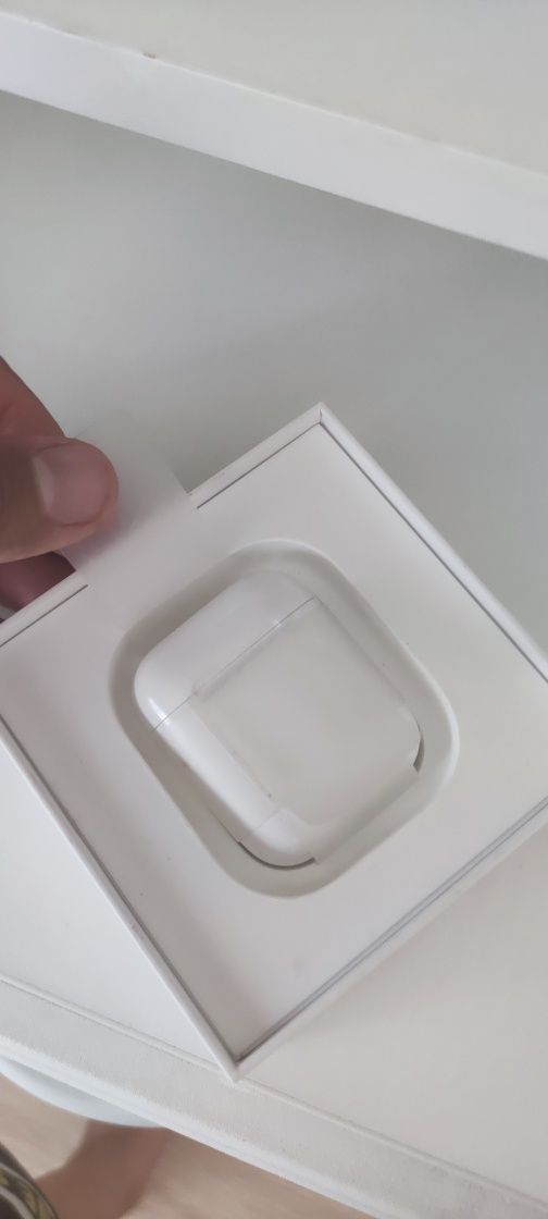 Продам кейс от airpods 2