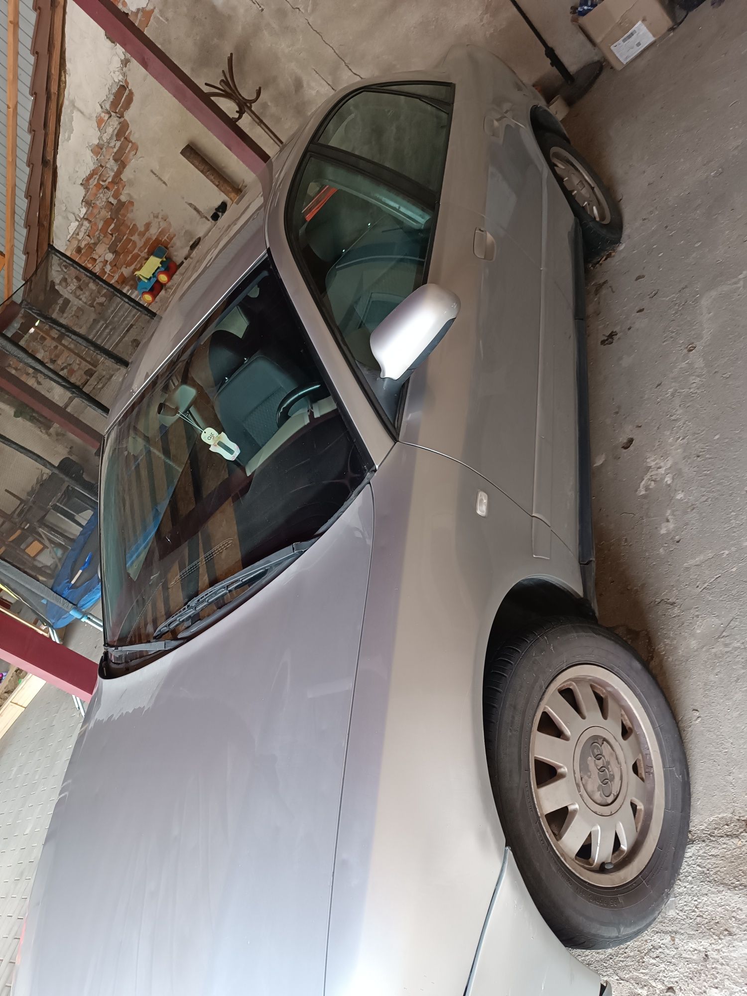 Vând AudiA4 ,pentru piese