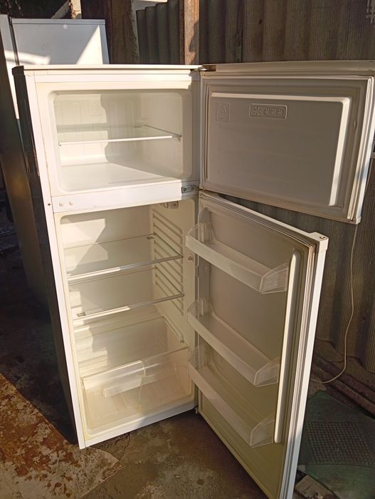 Срочно продаю холодильник ройсон в идеальном состоянии