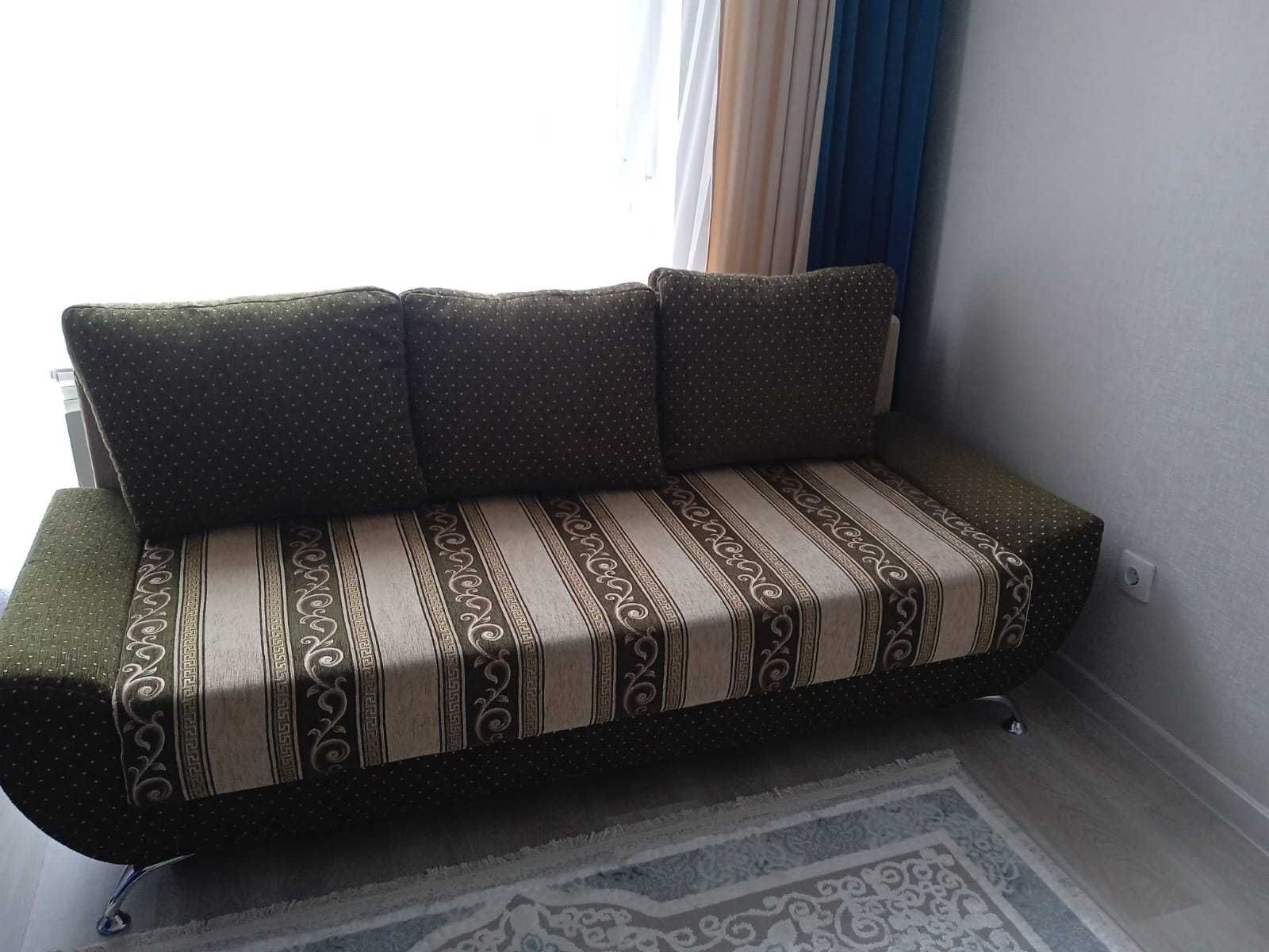 Диван раскладной и диван с двумя креслами