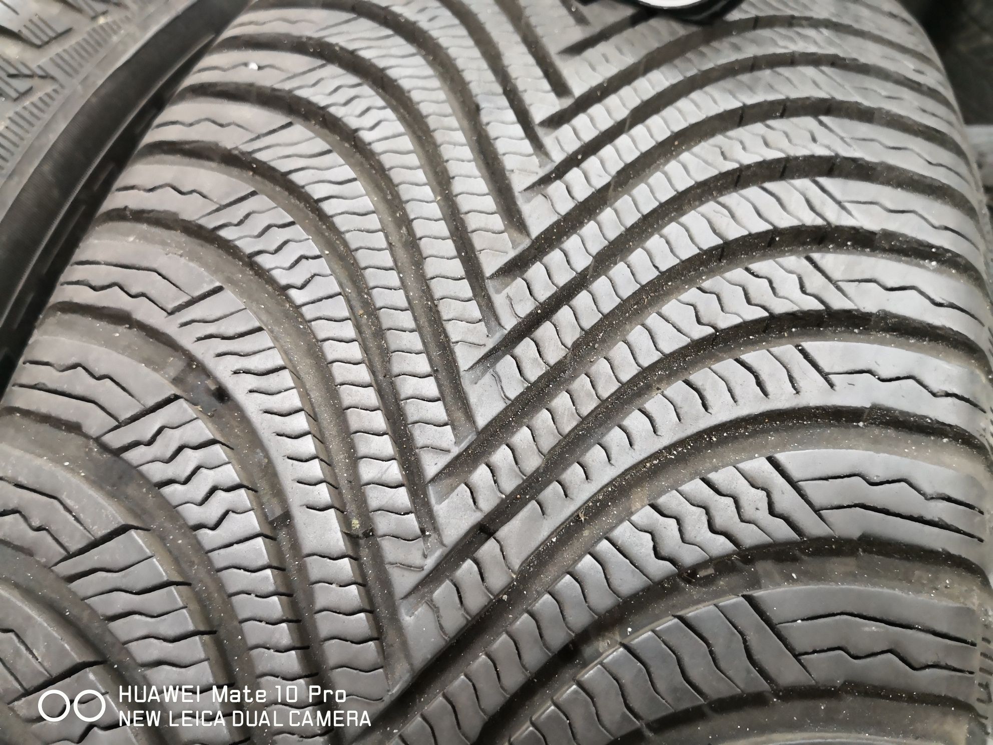 225 55 17 цола гуми като нови Michelin