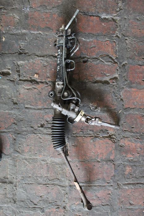 Кормилна рейка Мазда 323 бж 2.0д 01г Mazda 323 bj 2.0d 2001