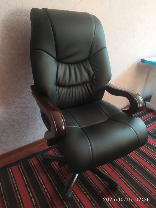 Продаются Офисные кресла.