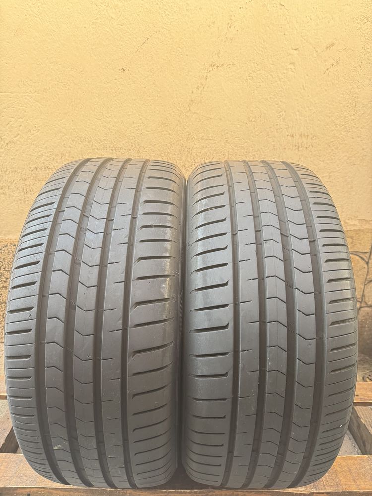Автомобилни гуми 245 45 17 Vredestein