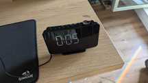 Ceas minimalist cu proiector și radio, alimentare USB