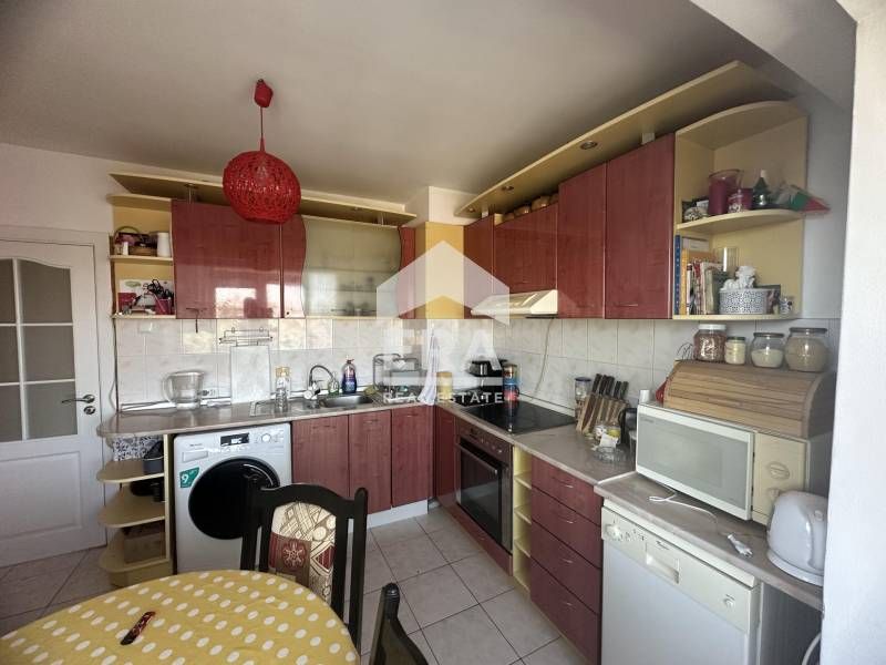 Продава се Тристаен апартамент в Русе, Родина 2 - 80 кв.м за 1249 €/кв.м - Снимка #7