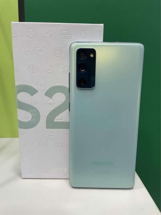 Продам сотовый телефон samsung s20fe 8/128
