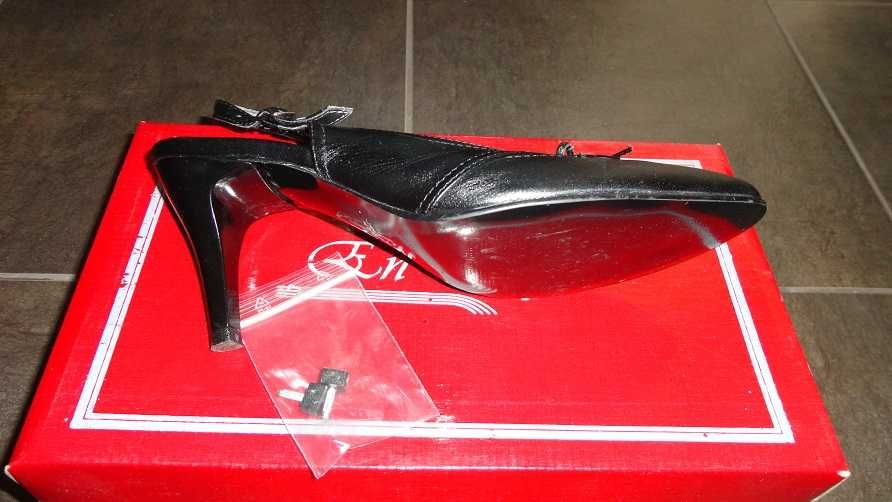 Pantofi sandaleta din piele naturala  marimea 37