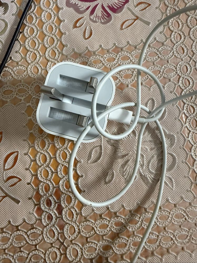 Продаю Original iphone зарядное устройство !