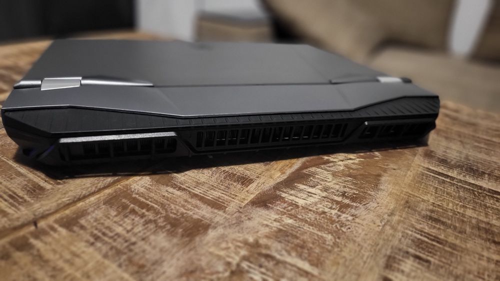 Култовият лаптоп MSI Titan GT76 с компоненти на Desktop настолен PC