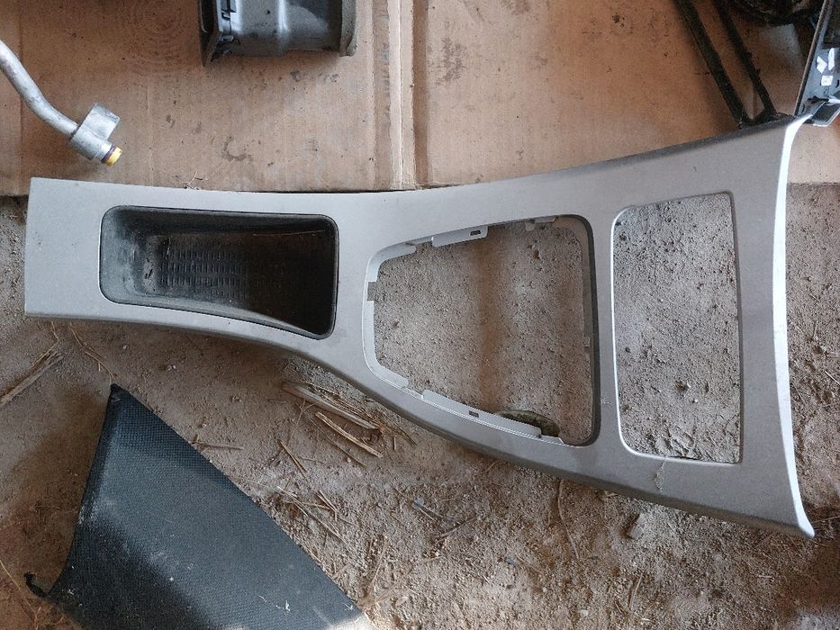 Лайстна централна конзола Bmw бмв e90 e91 e92 320i 170кс n43