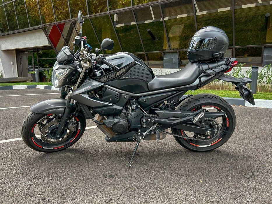 Yamaha XJ6-N 2011