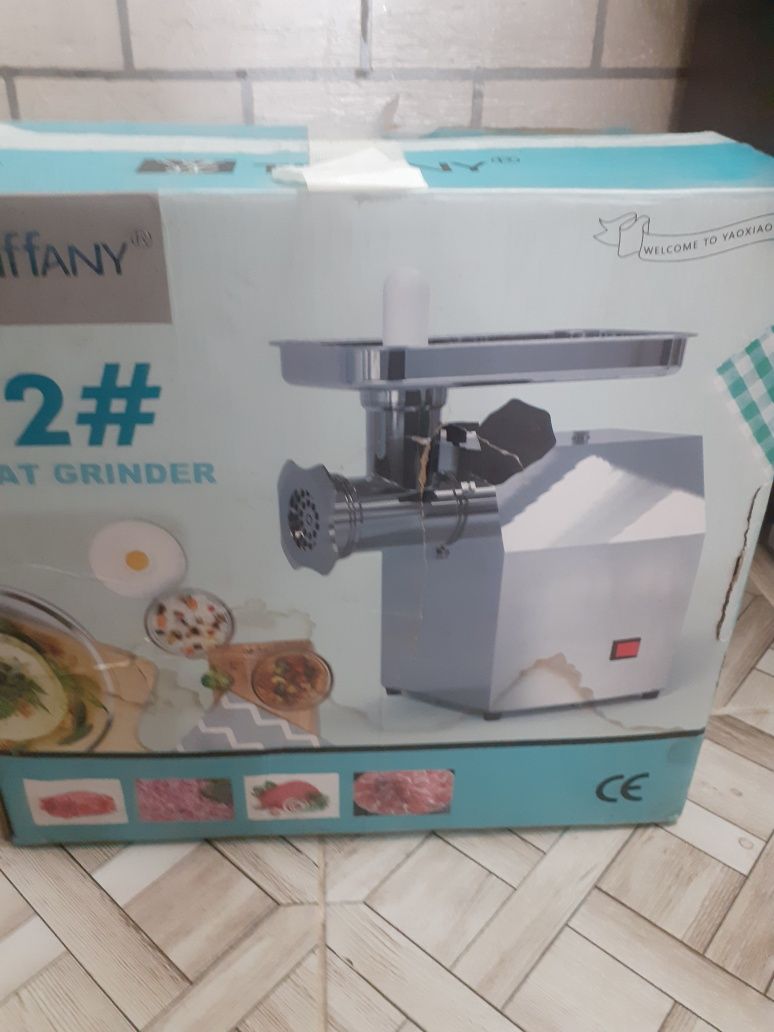 Продаю новую мясорубку.