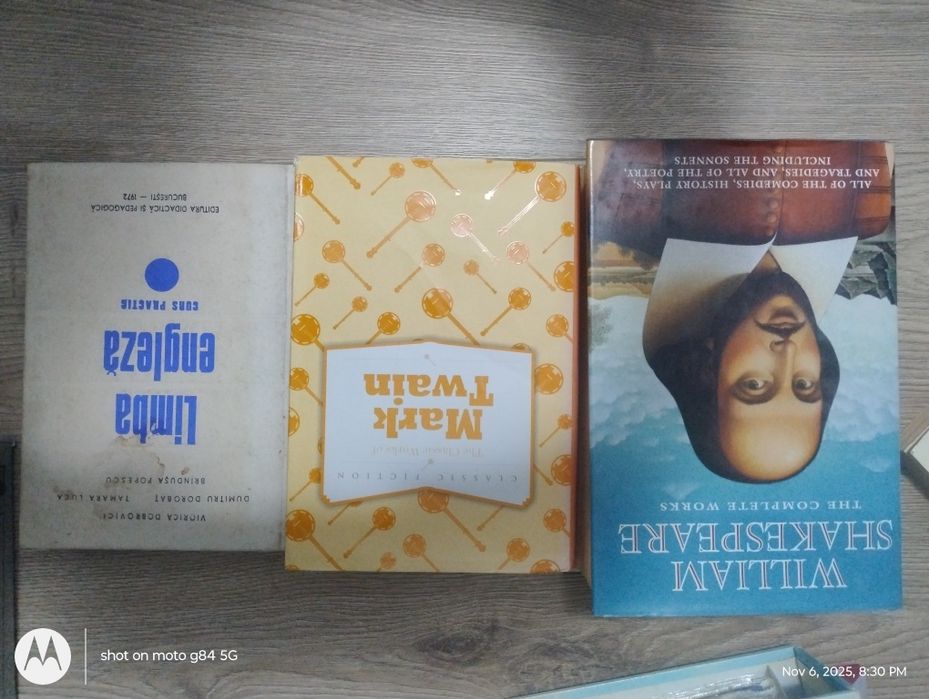 Vând carti beletristica