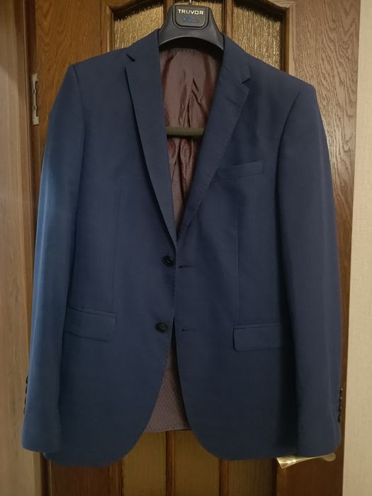 Продам брючный костюм