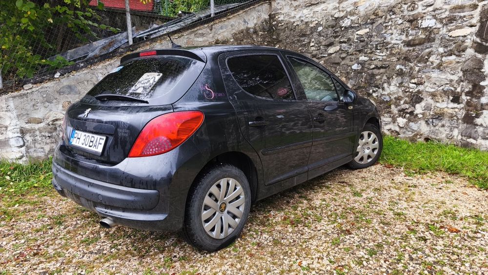 Vând Peugeot 207