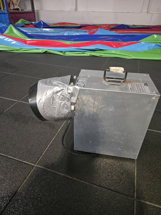 Vând Topogan Gonflabil cu turbosuflantă !