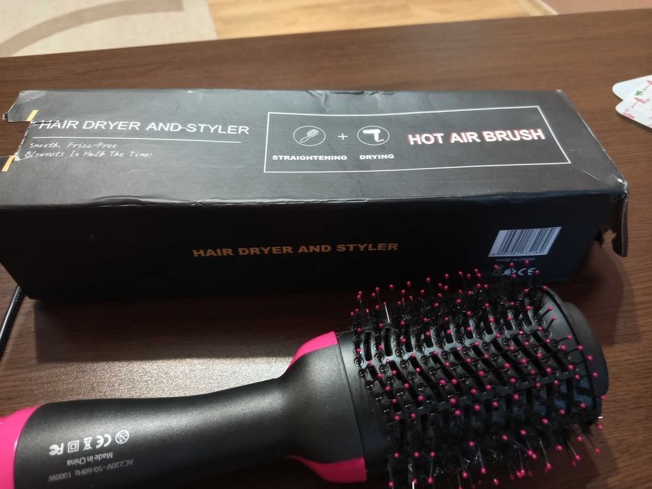 Четка сешоар с горещ въздух