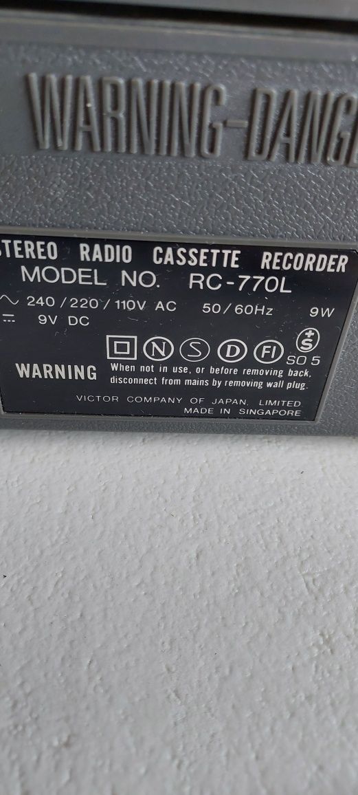 Vând radiocasetofon vintage Boombox JVC