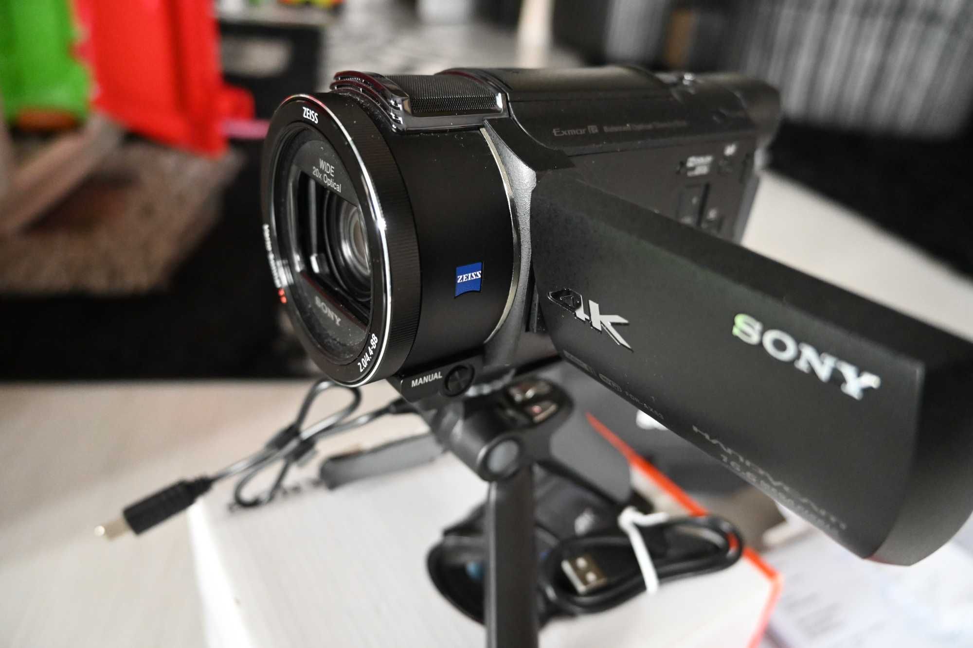 Видеокамера SONY AX53