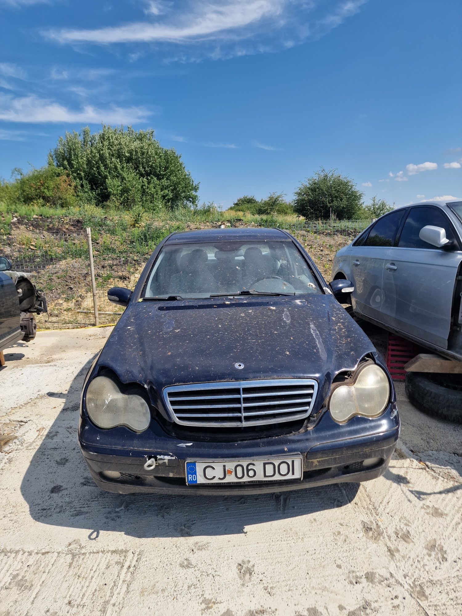 Dezmembrez Mercedes C klass 1.8 Kompressor 2004 w203