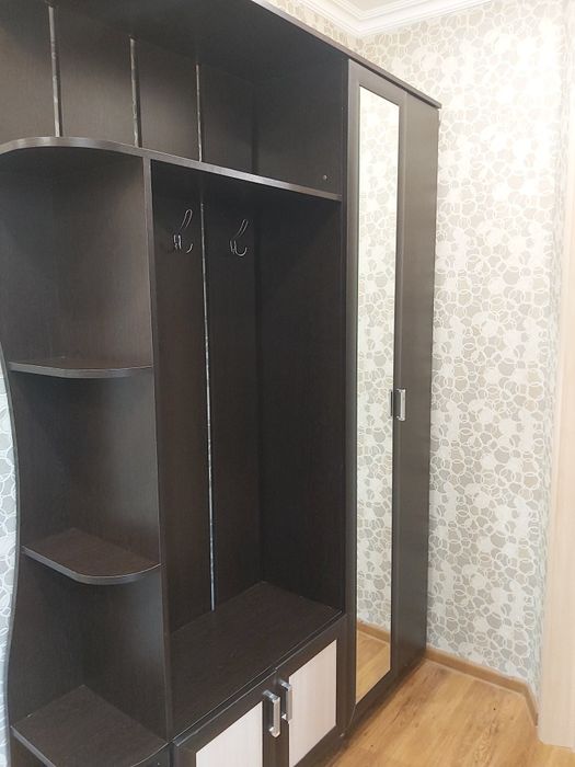 Продам прихожую.