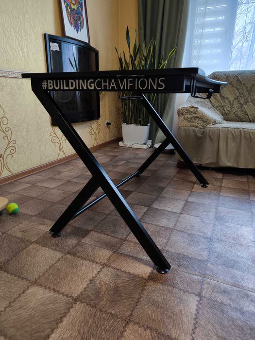 Стол компьютерный