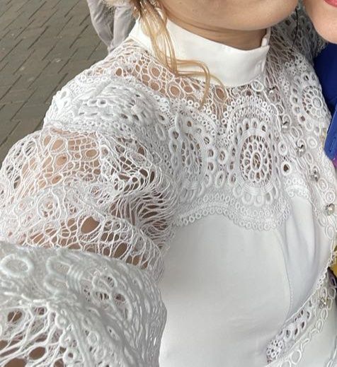 Vând rochie alba