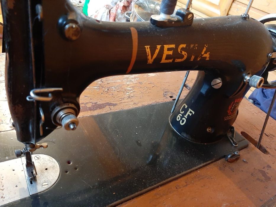 Продам швейную машинку антиквариат