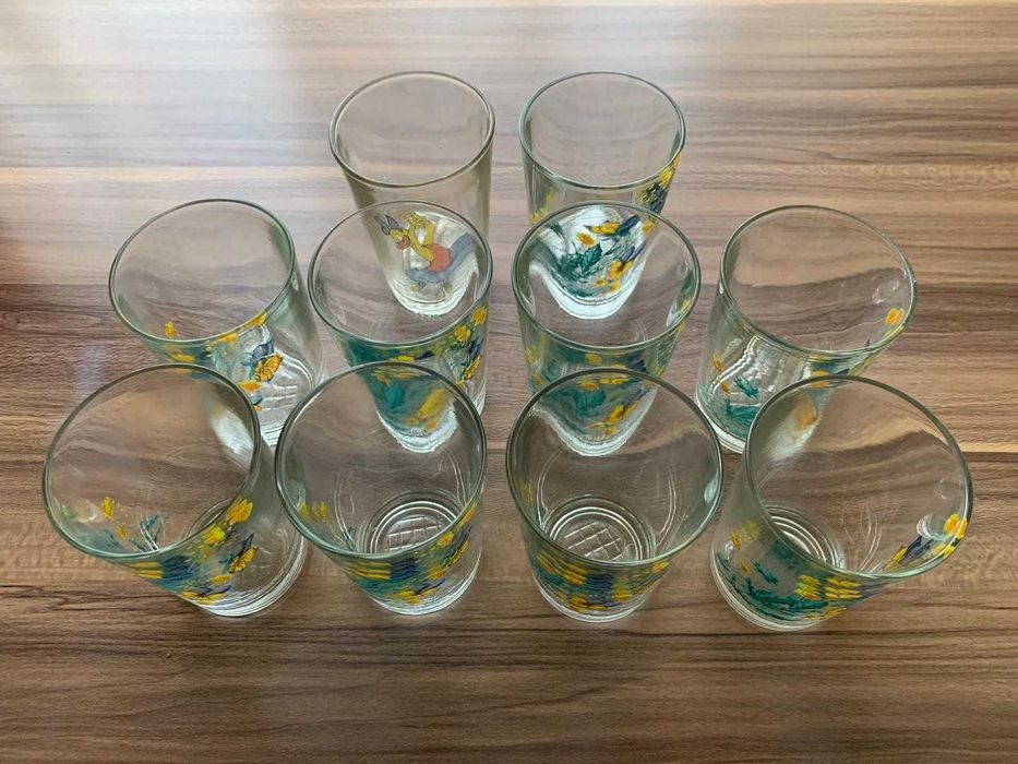 set pahare cu motive florale