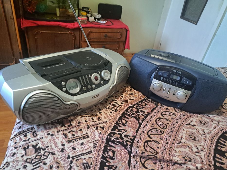 Vand radiocasetofoanele din imagine