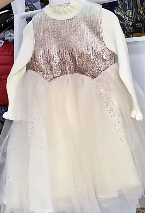 Платье  можно с водолазкой одевать