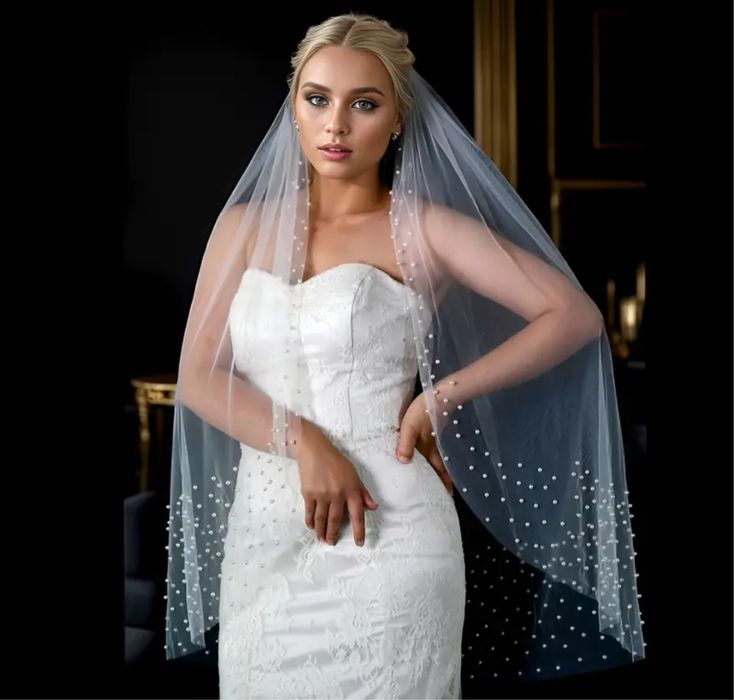 Voal alb cu perle pe margine