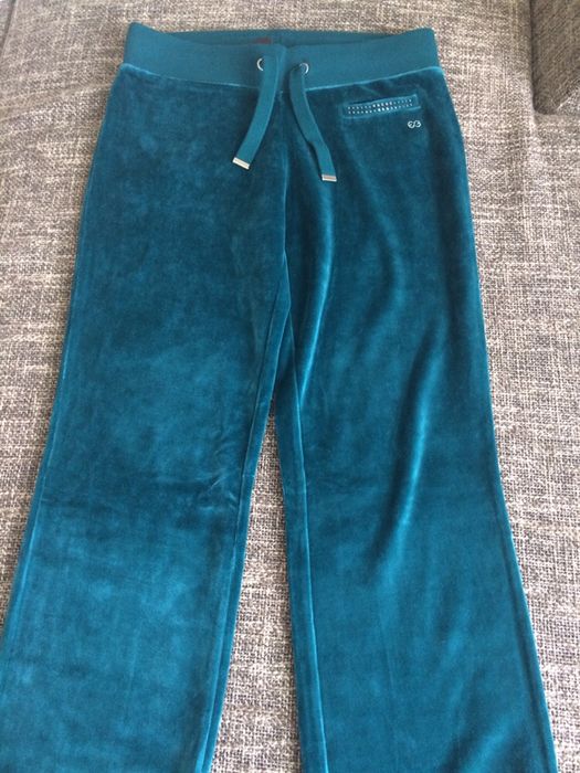 Продам велюровые штаны Escada