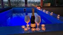 Cabana de inchiriat cu piscina, jacuzzi, ciubar. Ocupata de revelion