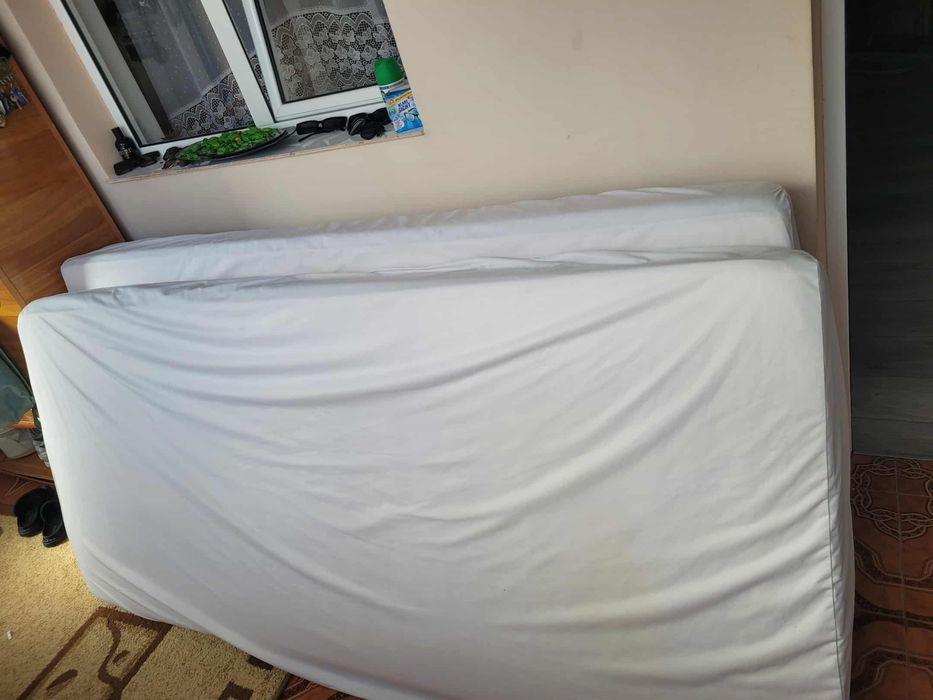 Vând saltea 90x200