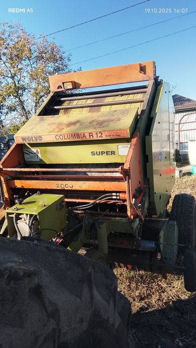 Vand balotiera rotunda marca Volvo