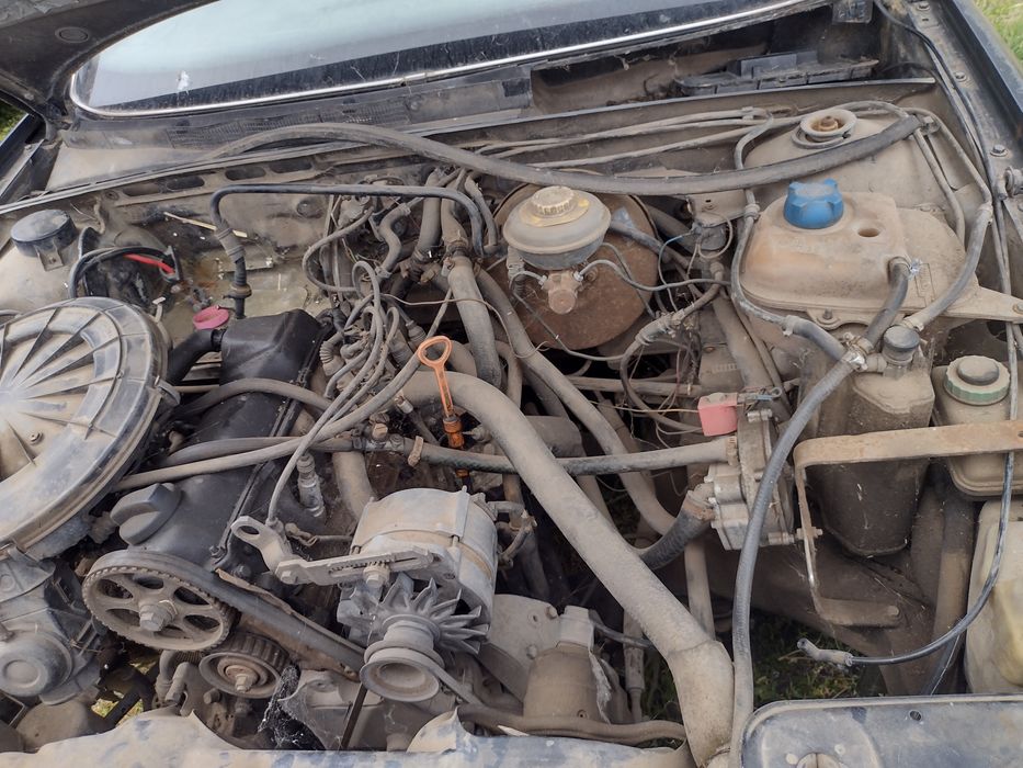 Audi 80 1.8 бензин на части