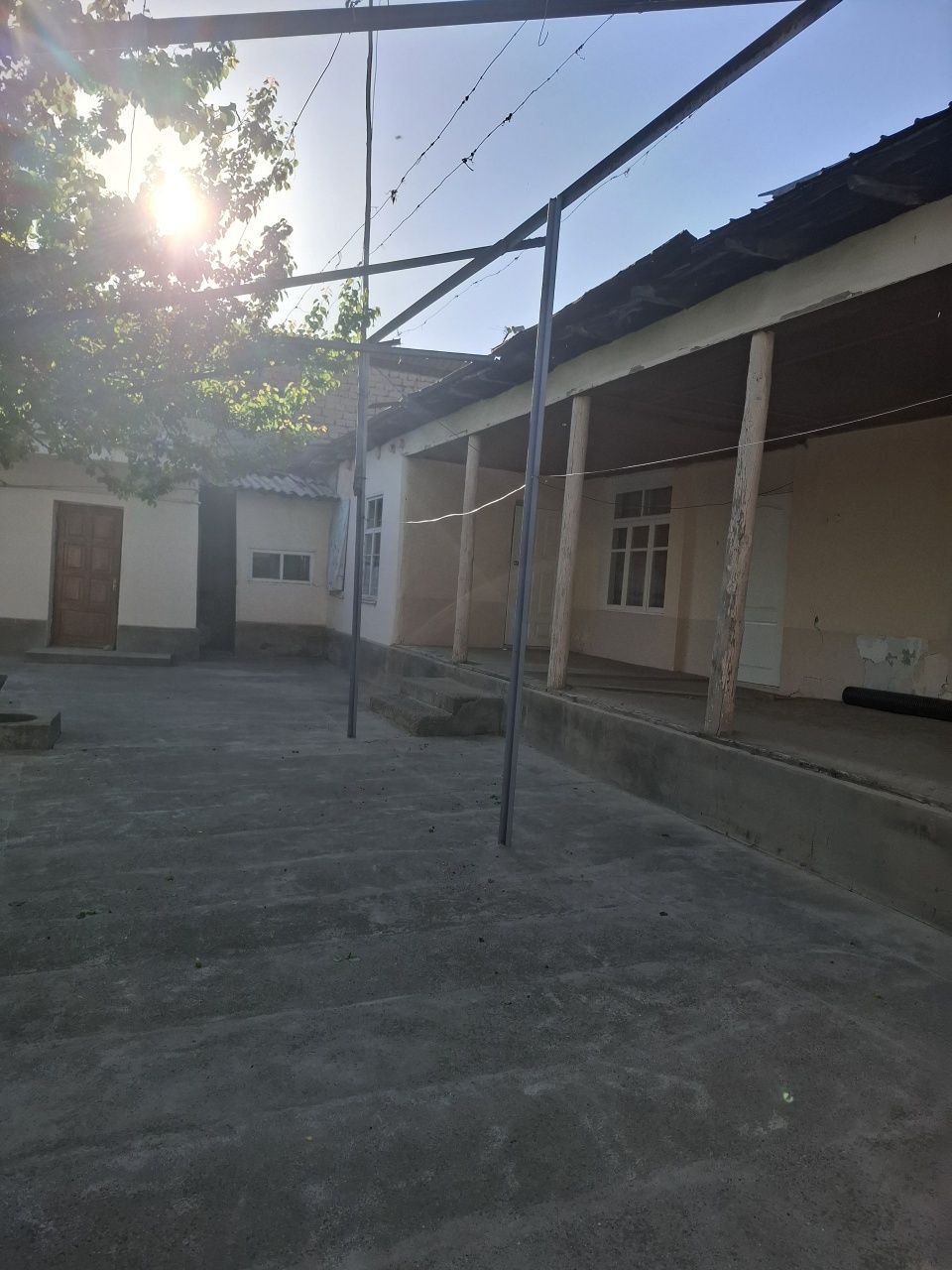 Qibray tumani Chinoboda uy sotiladi