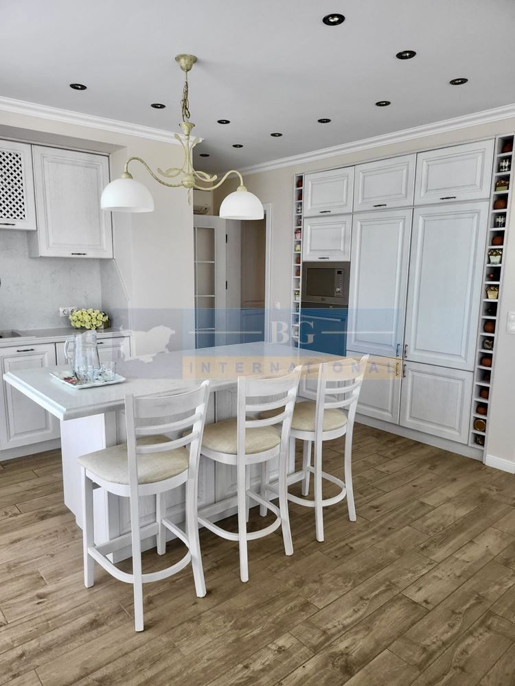 Продава се Четиристаен апартамент в Черноморец - 250 кв.м за 1860 €/кв.м - Снимка #6
