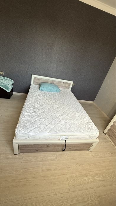 Кровать и ортопедический матрас 140 на 200