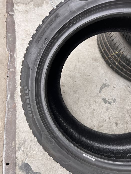 2 anvelope iarna 245/45/18 , Pirelli , DOT 2021 !