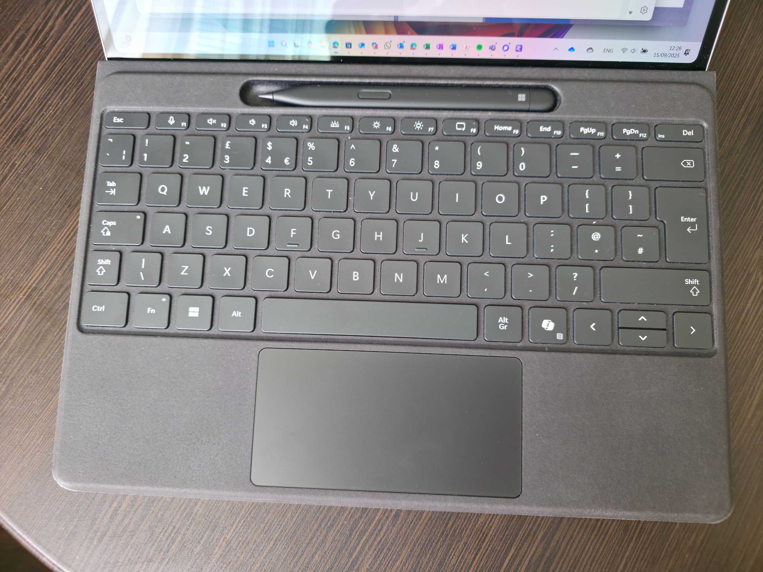 Microsoft Surface Pro 11 OLED, Intel Core Ultra Ser 2, 1TBSSD, 32GBRAM