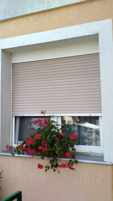 Plase de tantari - Rulouri exterioare - Usi garaj