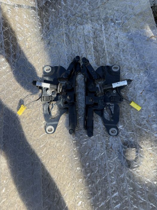 Панти/пиропатрон преден капак БМВ Ф10 panti piropatron BMW F10